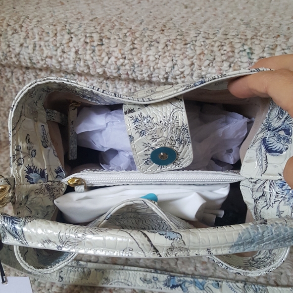 BRAHMIN BUCKET BAG & SAWYER - Picture 8 of 9